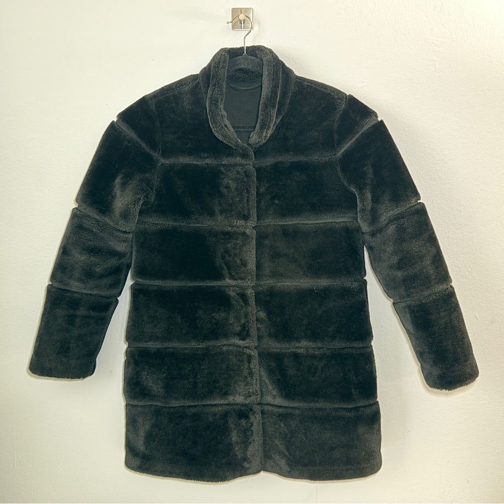 mbyM Black Faux Fur Quilted Coat Women’s M/L Soft Plush Scandinavian Mid‑Thigh